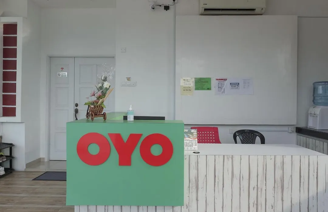 Oyo 90005 Dc Villa Guest House-1